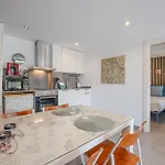 Flateli Montjuic Gerona