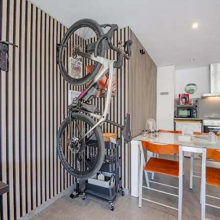 Flateli Montjuic Apartment *